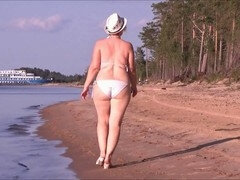 Strand, Grosser arsch, Bikini, Flashen, Milf, Mutti, Öffentlich