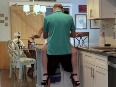 Amerikanisch, Schönheit, Frau, Absätze, Lecken, Lingerie, Muschi, Abendanzug