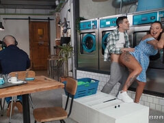 お尻, デカチン, 公共, オマンコ, オッパイの, 濡れ