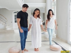 Anal, Brunette brune, Couple, En levrette, Faciale, Pieds, Fétiche, Léchez