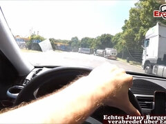 Amateur, Mamada, Coche, Semen en la boca, Tetas naturales, Pov, Realidad, Puta