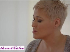 Tetas grandes, Linda, Hd, Lesbiana, Pequeña, Coño, Cabello corto, Mojado