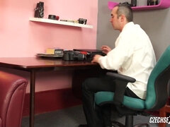 18 jaar, Enthousiasteling, Blond, Tsjechisch, Hardcore, Tiener, Tieten likken