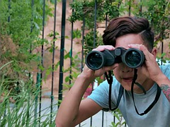 Shorty guy pussybanging busty MILF outdoor at pool