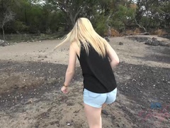 Leie, Strand, Bikini, Blondine, Pov, Muschi, Dürr, Socken