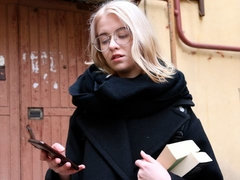 ブロンド, フェラチオ, 眼鏡, 手コキする, ティーン, オッパイの