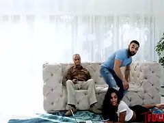 Negro, Mamada, Condón, Corridas faciales, Tetas naturales, Tabú, Adolescente, Tío