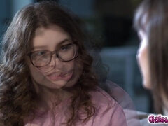 Grosse titten, Braunhaarige, Fingern, Behaart, Lesbisch, Milf, Muschi, Titten