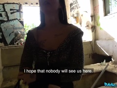 Leie, Blasen, Aufs gesicht abspritzen, Handjob, Im freien, Pov, Öffentlich, Eng