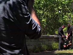 Amateur, Verga grande, Morena, Al aire libre, Público, Nalgadas, Medias largas, Trio