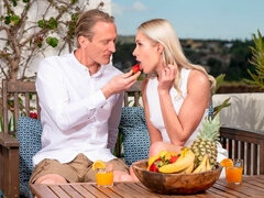 Anaal, Blond, Pijpbeurt, Hondjeshouding, Handbeurt, Moeder die ik wil neuken, Tiener, Tieten likken