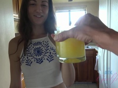 Plage, Bikini, Brunette brune, Pov, Rasée, Chaussettes, Gicler, Nénés