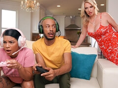 Gros seins, Blonde, Brunette brune, Tromperie, Petite amie, Hd, Femme au foyer, Épouse