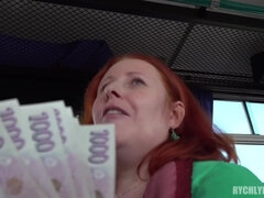 Любители, Блондинки, Автобус, Чешки, Милф, Деньги, На публике, Курящие