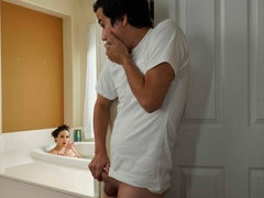 Жопа, Ванна, Большие сиськи, Застукали, Пальцем, Ласковые ручки, Мастурбация, Милф