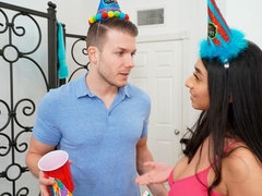 デカパイ, フェラチオ, 口内発射, イく瞬間, 手コキする, ラティーナ, なめる, ティーン