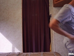 Tetas grandes, Estilo perrito, Corridas faciales, Familia, Tetas naturales, Coño, Falda, Nalgadas