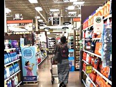 Geeky Jiggly Butt Pawg gets lotioned!