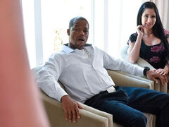 お尻, 黒人, ブロンド, バック, 異人種間, 淫乱熟女, パンティ, 三人