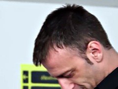 Cfnm, Europäisch, Handjob, Reif, Sich ausziehen