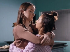 Красотки, Большая жопа, Брюнетки, Колледж, Лесбиянка, Порнозвезда, Киски, Сиськи