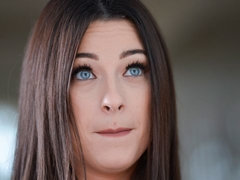 Grosse titten, Braunhaarige, Lecken, Masturbation, Milf, Strapon, Entkleiden, Titten