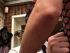 Cuckold brit wife gets pussyfingered