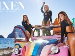 Grosser schwanz, Blasen, Paar, Hundestellung, Flotter vierer, Natürlichen titten, Jungendliche (18+), Titten