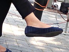 Fétiche des pieds, Sous la jupe, Voyeur