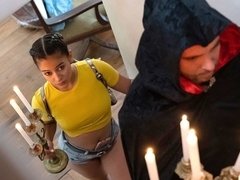 Anal, Gros cul, Sucer une bite, Cuir, Masturbation, Rasée, Maigrichonne, Adolescente