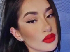 Leie, Grosse titten, Braunhaarige, Milf, Nackt, Kurzes haar, Solo, Entkleiden