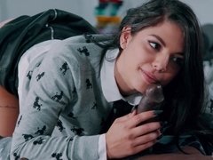 Brunette brune, Tir de sperme, Queue, Hard, Interracial, Adolescente
