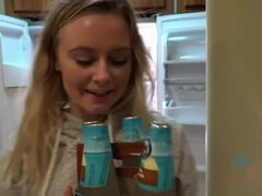 ブロンド, 中出し, イマラチオ, フェティッシュ, 手コキする, ハメ撮り, タトゥー, オッパイの