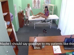 Arzt, Hundestellung, Fingern, Lesbisch, Lecken, Massage, Krankenschwester, Muschi