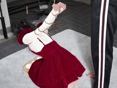 18 jahre, Sadomasochismus, Strumpfhose, Rock, Jungendliche (18+), Gefesselt, Spielzeuge, Zug