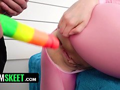 Petit ami, Plantureuse, Mignonne, En levrette, Première fois, Léchez, Masturbation, Rugueux