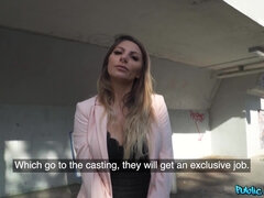 Amateur, Nana, Brunette brune, En levrette, Seins naturels, Piercing, Pov, Réalité