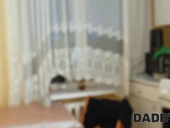 Schönheit, Gehörnter ehemann, Papi, Flexibel, Freundin, Hd, Küche, Jungendliche (18+)