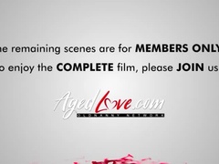 Gros seins, Femme couguar, En levrette, Mamie, Hard, Léchez, Masturbation, Mère que j'aimerais baiser