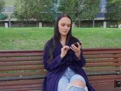 Любители, Европейки, На природе, Пирсинг, На публике, Носки, Тату, Сиськи