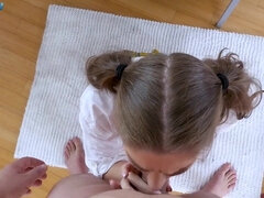 Grosser arsch, Grosse titten, Braunhaarige, Natürlichen titten, Nippel, Zopf, Pov, Student