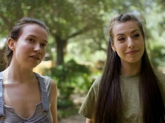 Grosser arsch, Küssen, Küche, Lesbisch, Lecken, Masturbation, Entkleiden, Titten