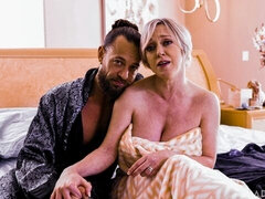 Dormitorio, Culo grande, Verga grande, Tetas grandes, Rubia, Mamada, Pareja, Cabello corto