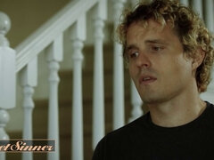 Ex Lovers Vanessa Sky & Robby Echo get naughty in bed & share a hot load