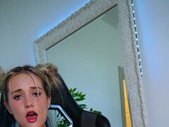 Blonde, Maigrichonne, Solo, Jarretelles, Adolescente, Ados anal, Nénés, Jouets