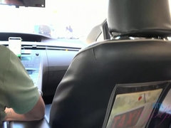 Amateur, Mamada, Semen en la boca, Masturbacion con pies, Novia, Al aire libre, Público, Pezones inflados