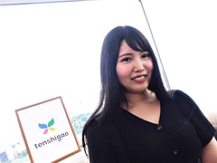 素人, アジア人, デカチン, デカパイ, フェラチオ, 衣服着たままセックス, 中出し, ハードコア