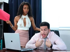 Natural-tit ebony Jenna Foxx pleases her boss in the office