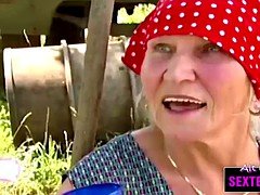 Mini Titten gehen Opa ficken!