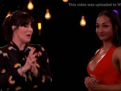 Брюнетки, Милф